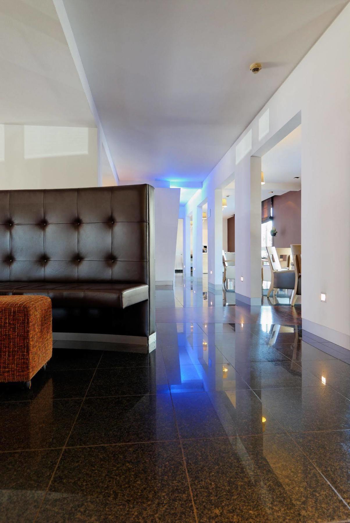 Hotel Ecu เกงค์ ภายนอก รูปภาพ